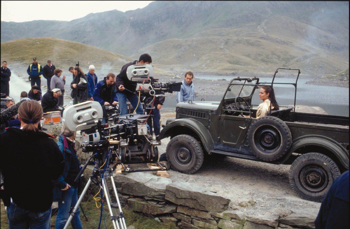 Behind the scenes on Lara Croft Tomb Raider: The Cradle of Life filming in Greece