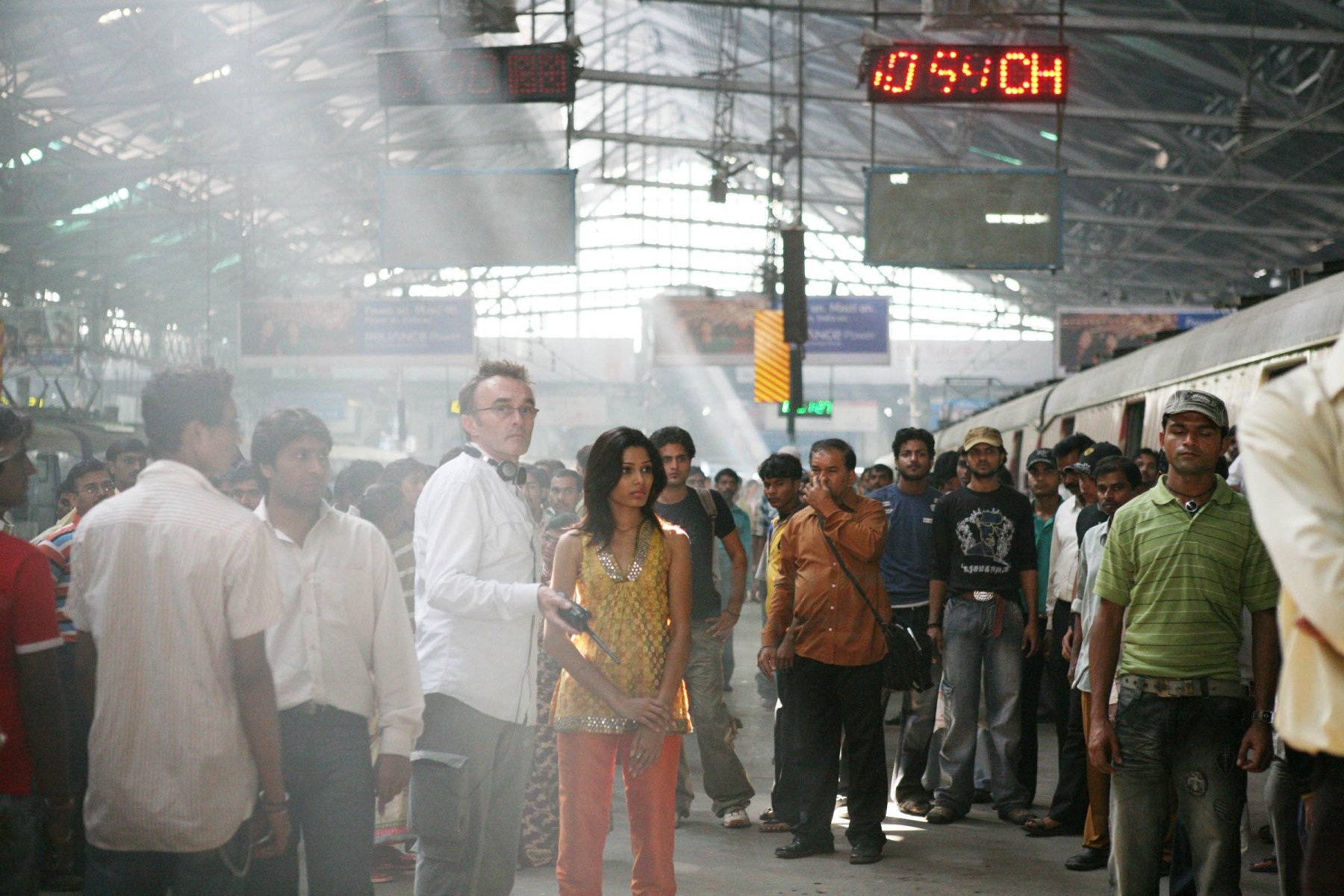Behind the scenes on Slumdog Millionaire Danny India Boyle Mumbai filming in India