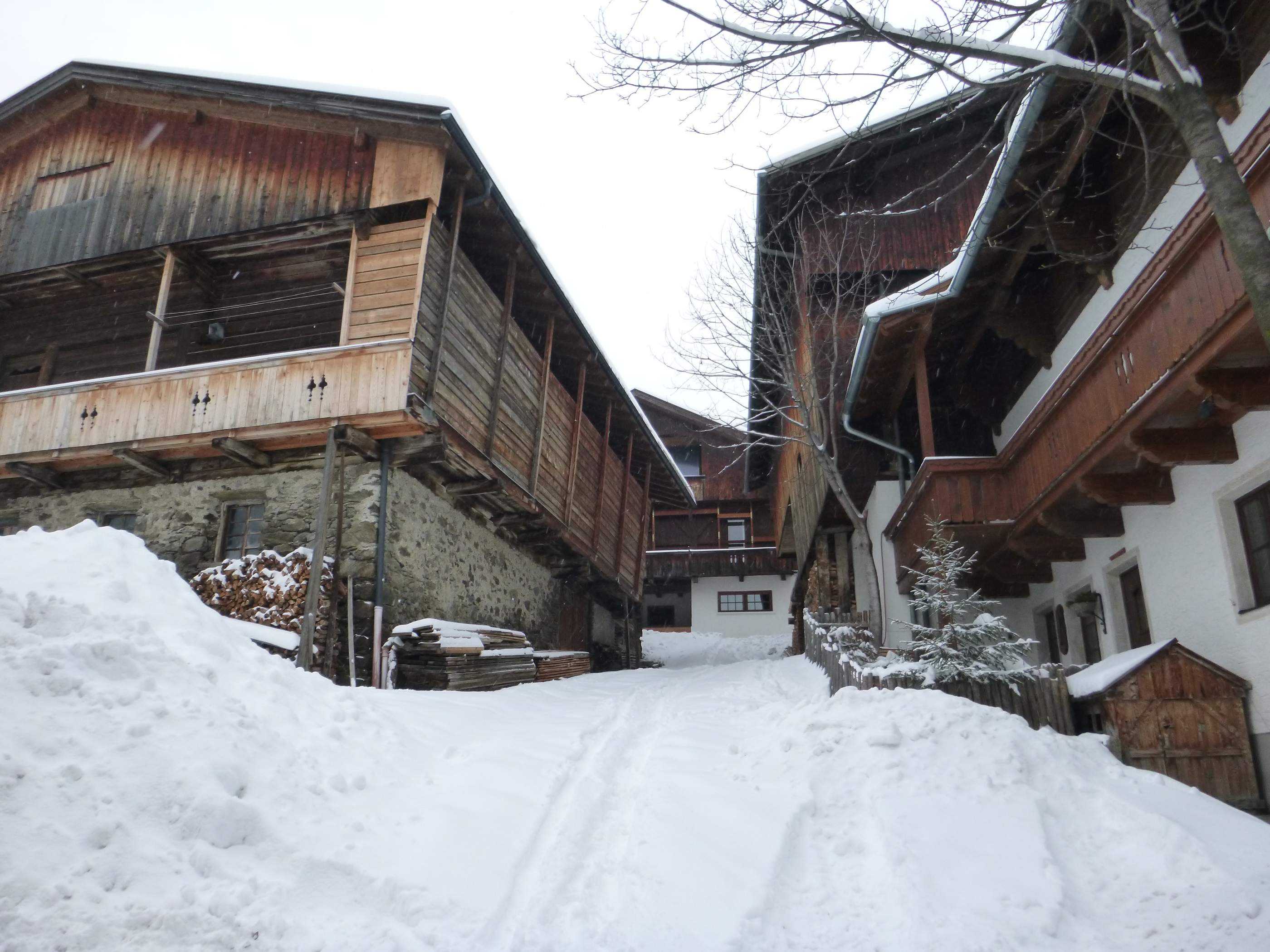Behind the scenes on Spectre filming in Austria
