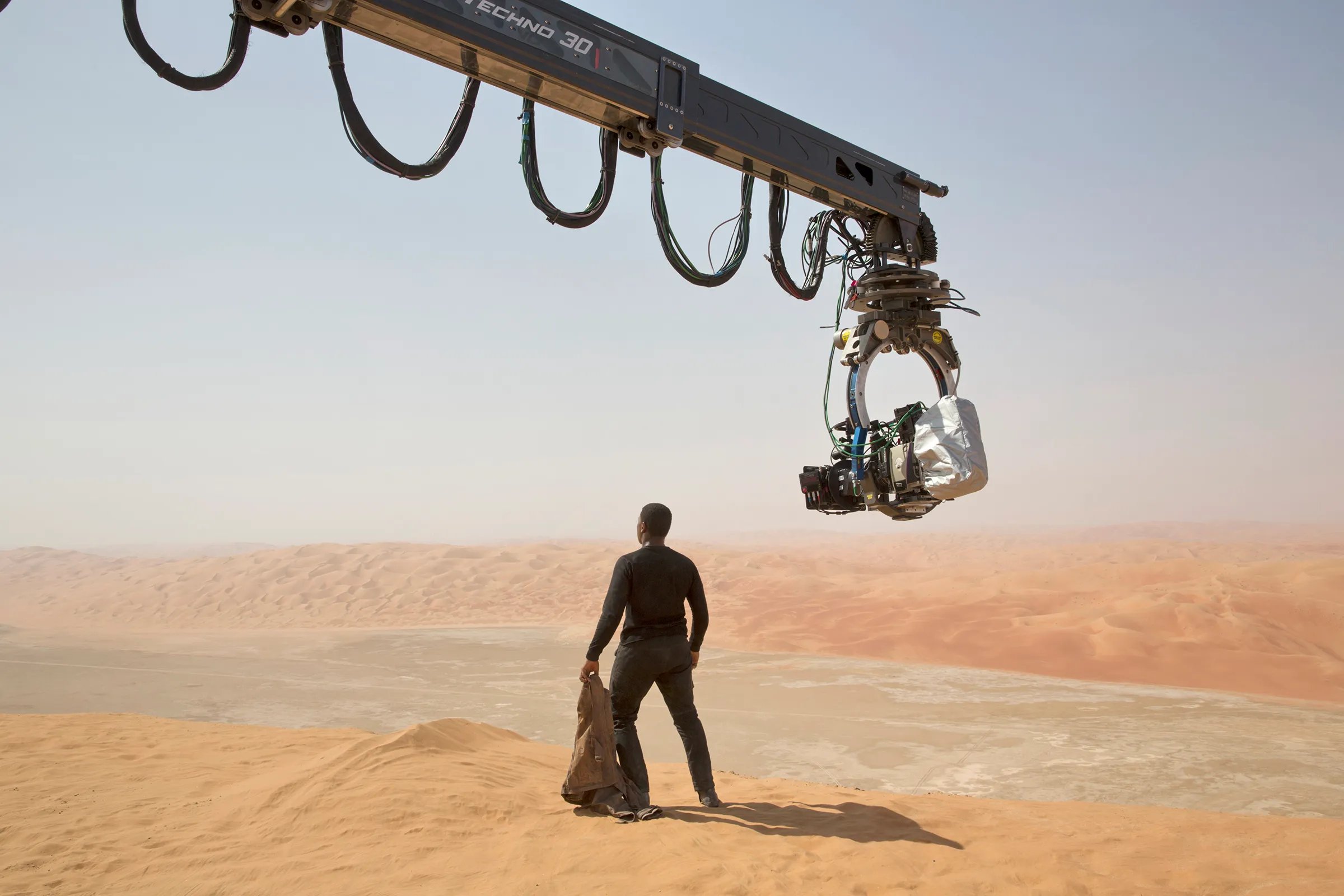 Behind the scenes on Star Wars: The Force Awakens filming in Qatar